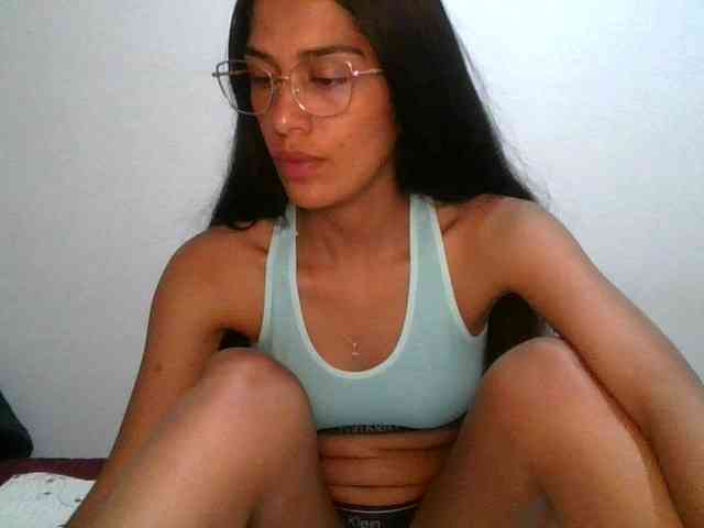 JuanaBrunette webcam