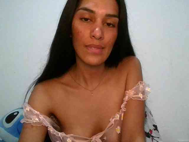 JuanaBrunette webcam