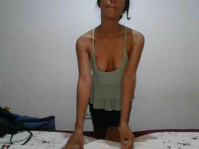 JuanaBrunette webcam
