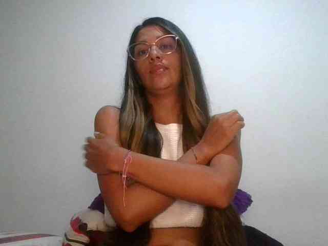 JuanaBrunette webcam