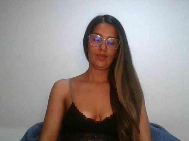 JuanaBrunette webcam