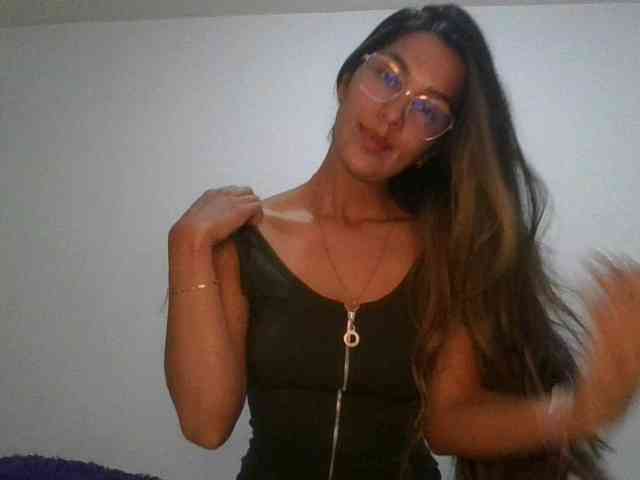 JuanaBrunette webcam