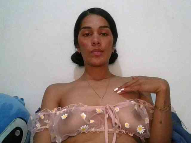 JuanaBrunette webcam
