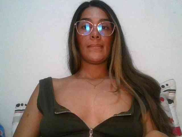 JuanaBrunette webcam