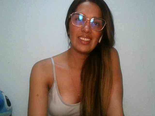 JuanaBrunette webcam