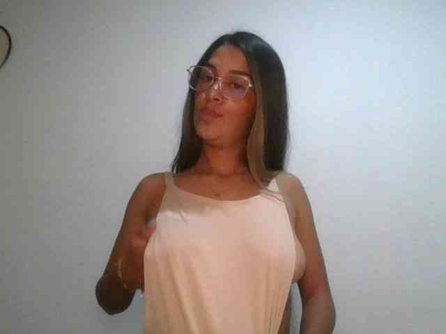 JuanaBrunette webcam