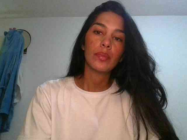 JuanaBrunette webcam