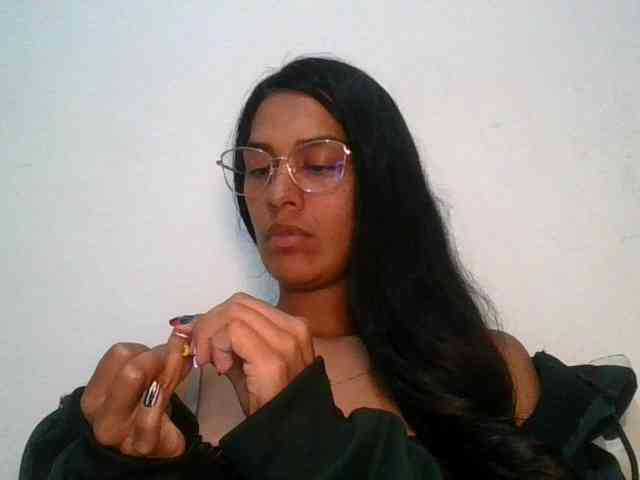 JuanaBrunette webcam