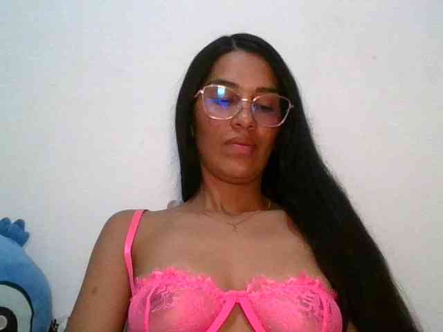 JuanaBrunette webcam