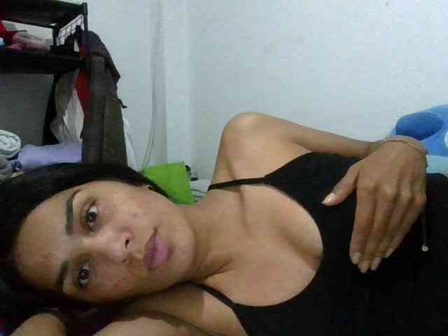 JuanaBrunette webcam