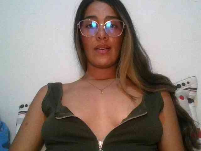 JuanaBrunette webcam