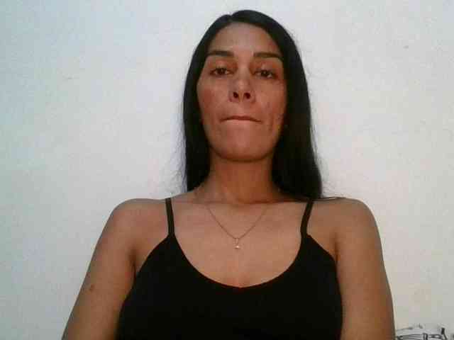 JuanaBrunette webcam