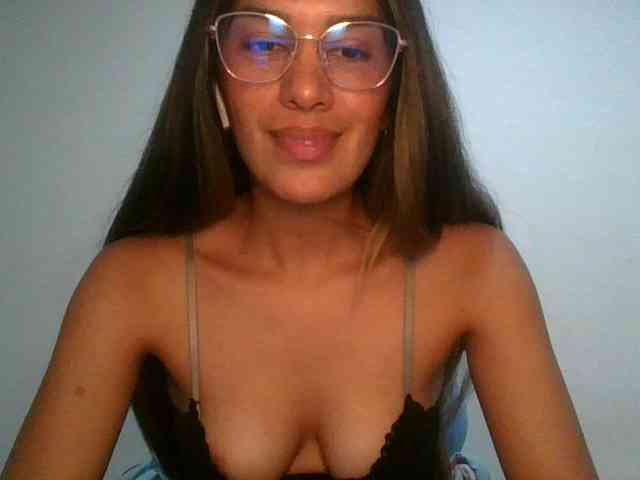 JuanaBrunette webcam