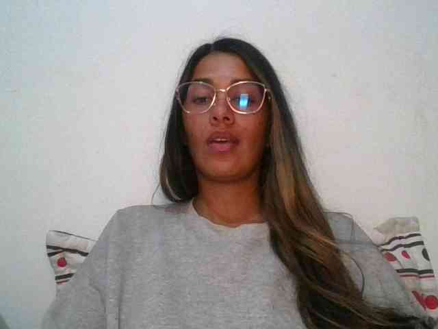 JuanaBrunette webcam