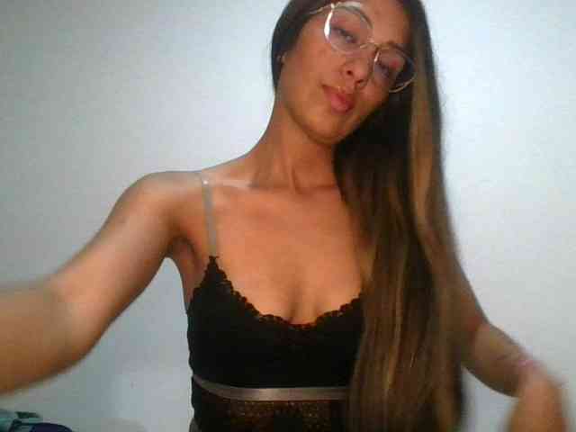 JuanaBrunette webcam