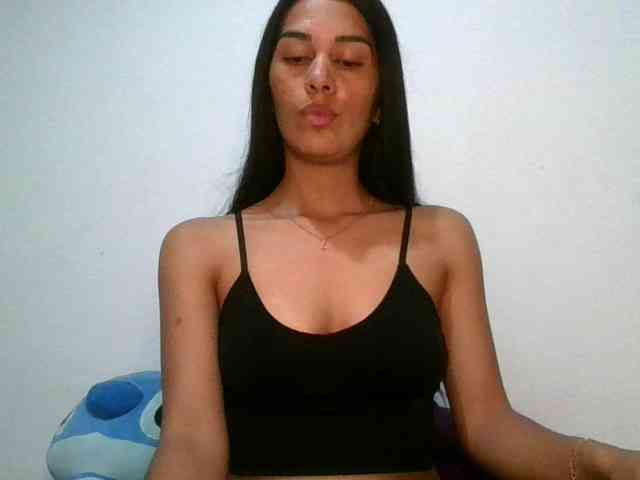 JuanaBrunette webcam