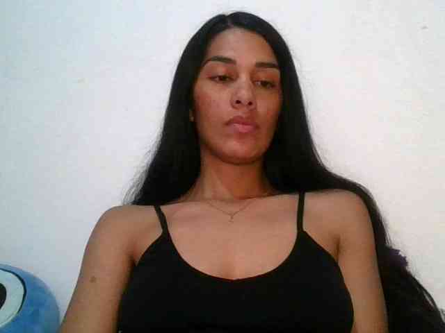 JuanaBrunette webcam