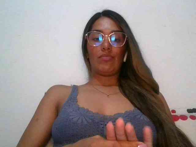 JuanaBrunette webcam