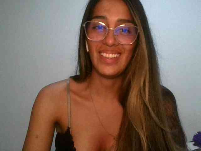 JuanaBrunette webcam