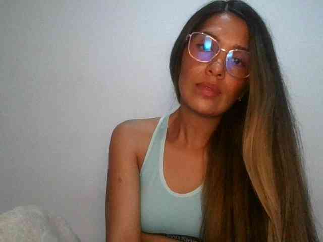 JuanaBrunette webcam