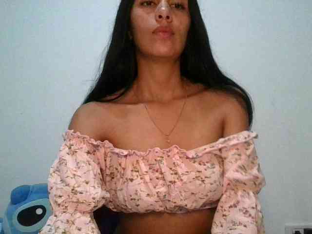 JuanaBrunette webcam