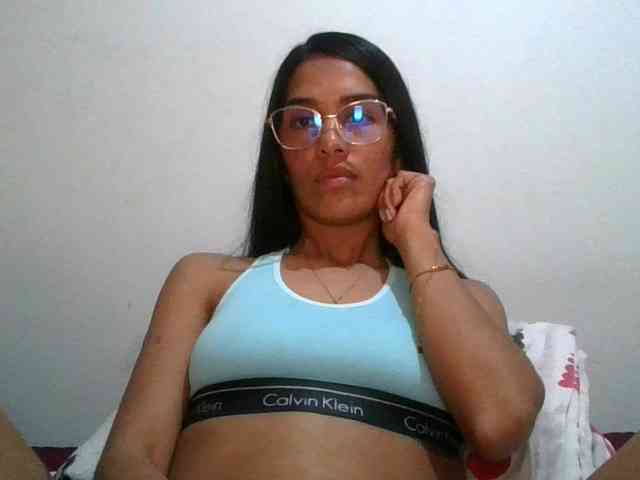 JuanaBrunette webcam