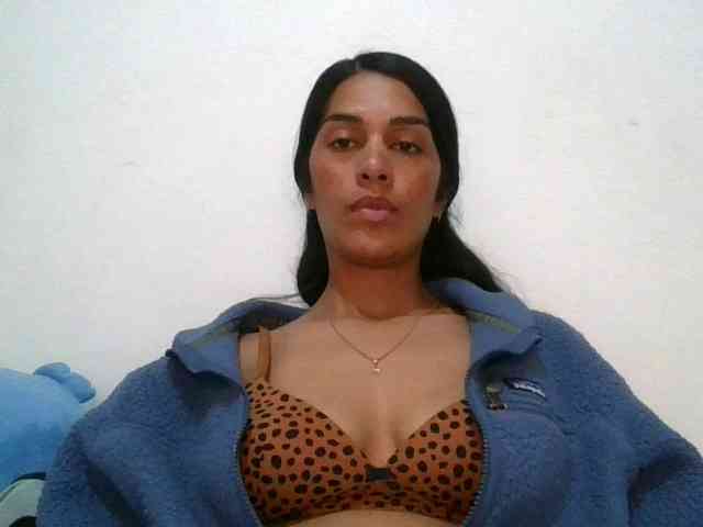 JuanaBrunette webcam