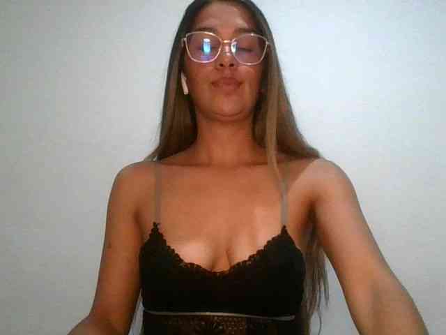 JuanaBrunette webcam