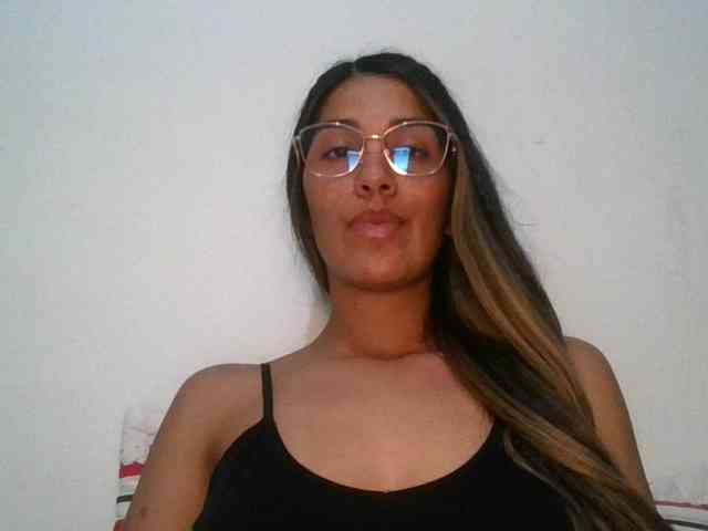 JuanaBrunette webcam