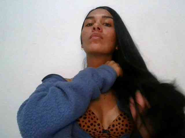 JuanaBrunette webcam