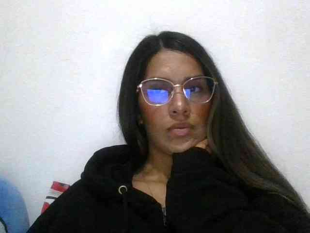 JuanaBrunette webcam