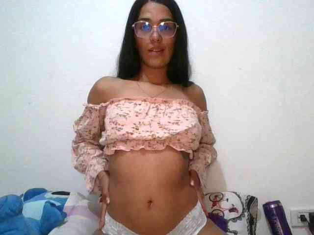 JuanaBrunette webcam