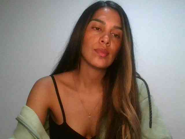 JuanaBrunette webcam