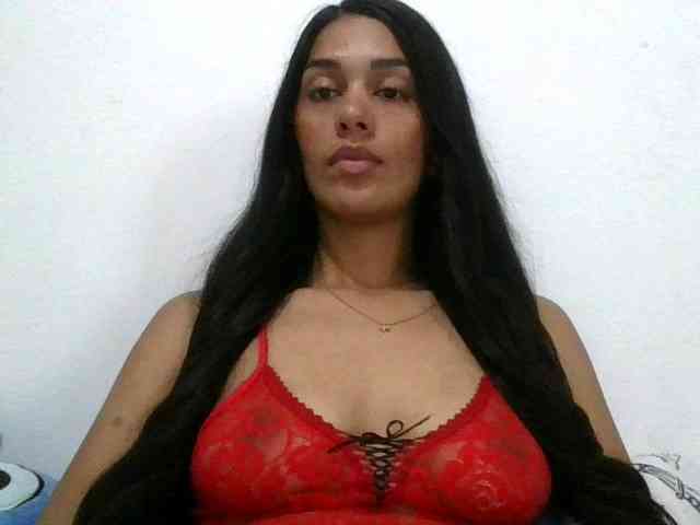JuanaBrunette webcam