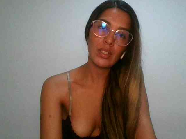 JuanaBrunette webcam