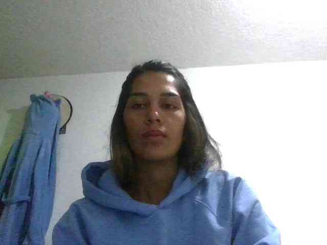 JuanaBrunette webcam