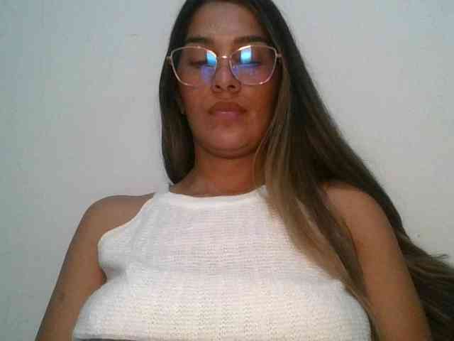 JuanaBrunette webcam