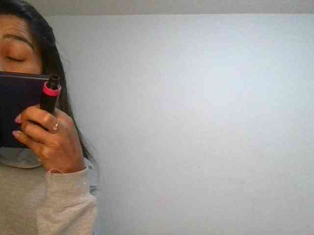 JuanaBrunette webcam