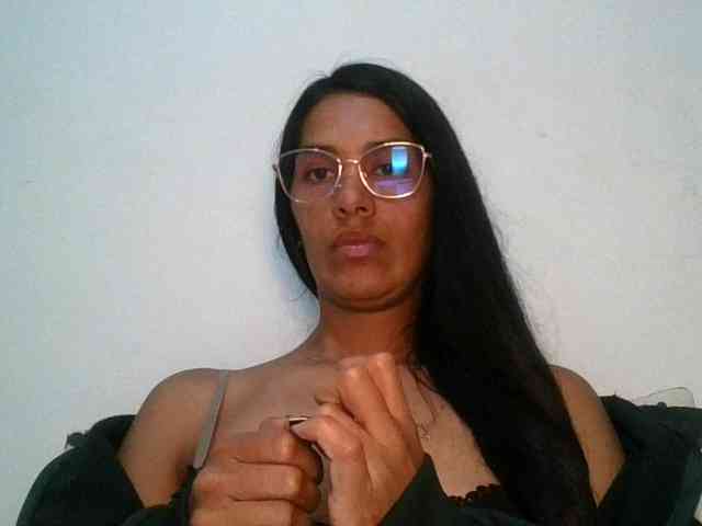 JuanaBrunette webcam