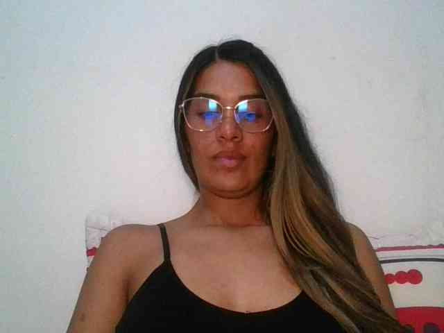 JuanaBrunette webcam