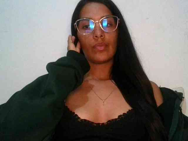 JuanaBrunette webcam