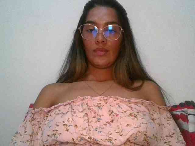 JuanaBrunette webcam