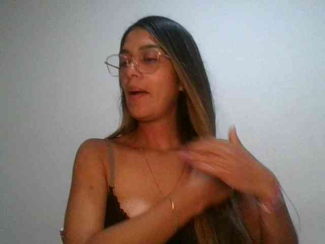 JuanaBrunette webcam