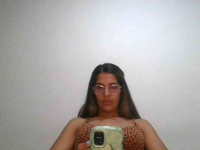 JuanaBrunette webcam