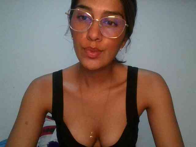 JuanaBrunette webcam