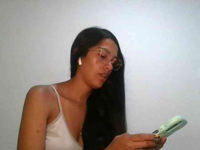 JuanaBrunette webcam