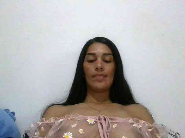 JuanaBrunette webcam