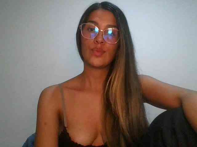 JuanaBrunette webcam