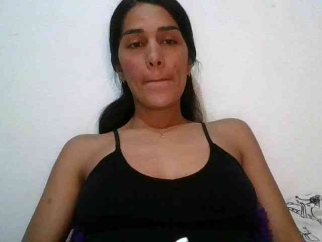 JuanaBrunette webcam