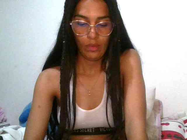 JuanaBrunette webcam